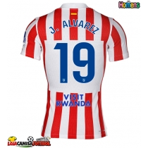 Camisa de Futebol Atletico Madrid Julian Alvarez #19 Equipamento Principal 2025-26 Manga Curta